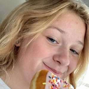 Meet your Posher, Ava